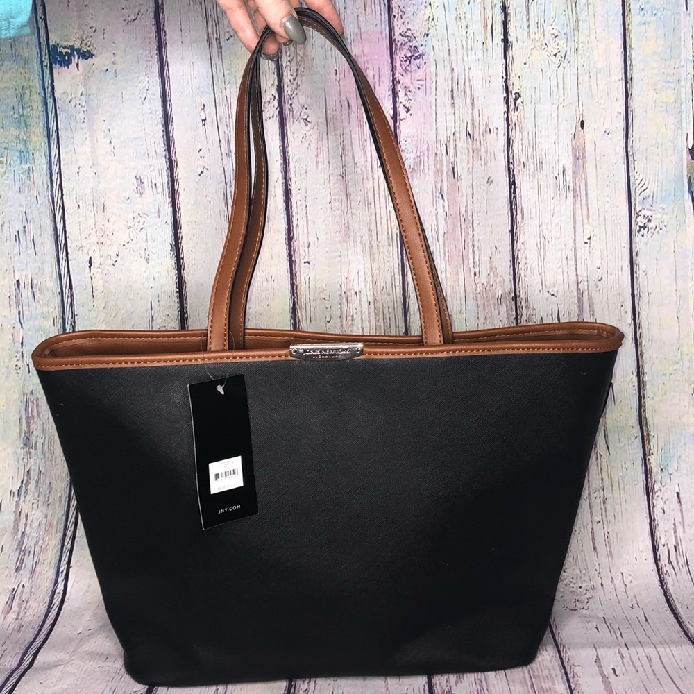 Jones New York| Shannon Black Shoulder Bag